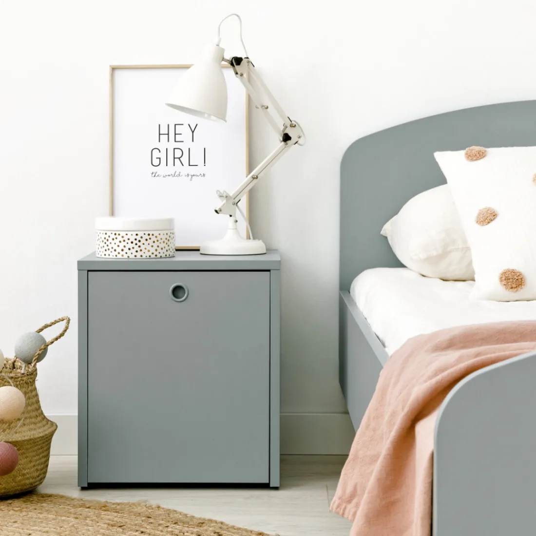 Kenay Home Round Outlet