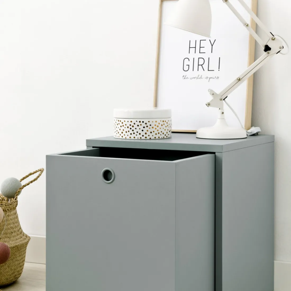 Kenay Home Round Outlet